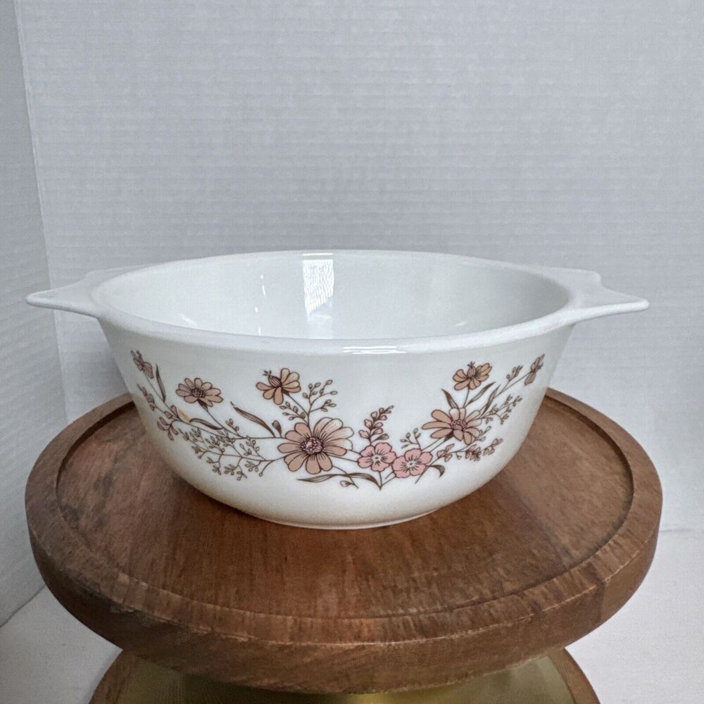 English Pyrex Country Autumn Casserole Dish
